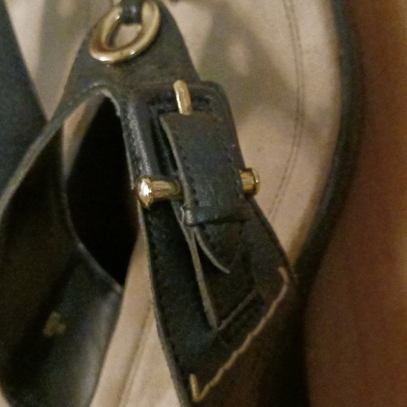 Predictions "Meridith" Black Thong Sandals in Size 7.5 - Picture 10 of 16